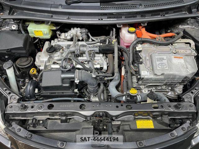 Toyota AQUA 2013-05 6009095-17