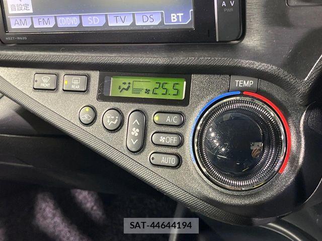 Toyota AQUA 2013-05 6009095-5