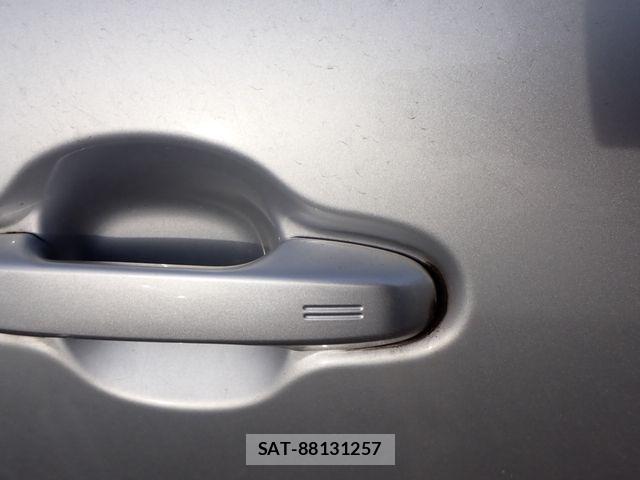 Toyota AQUA 2017-01 6009132-11