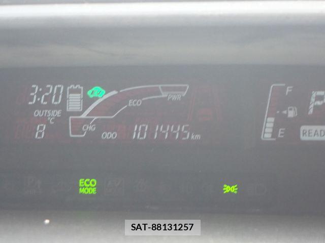 Toyota AQUA 2017-01 6009132-13
