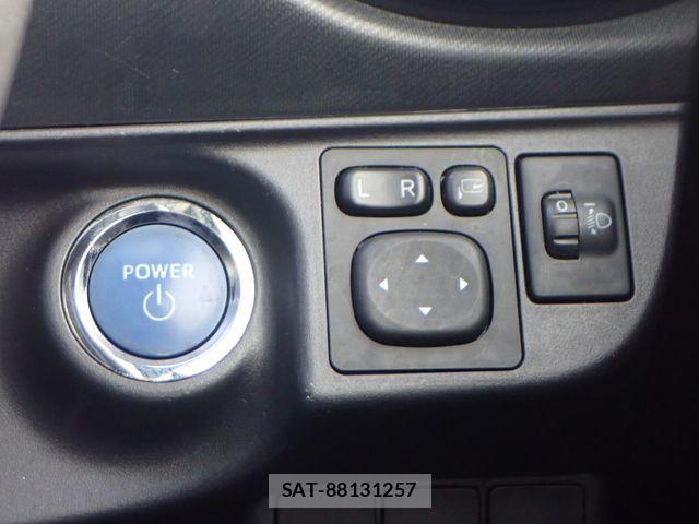 Toyota AQUA 2017-01 6009132-17