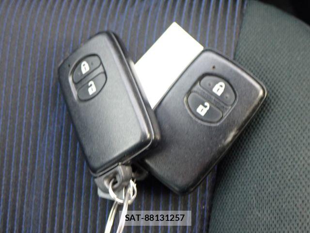 Toyota AQUA 2017-01 6009132-26