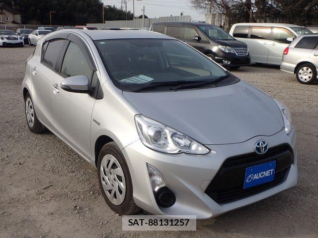 Toyota AQUA 2017-01 6009132-3