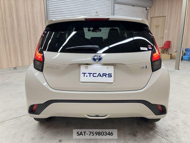Toyota AQUA 2021-09 6008923-24