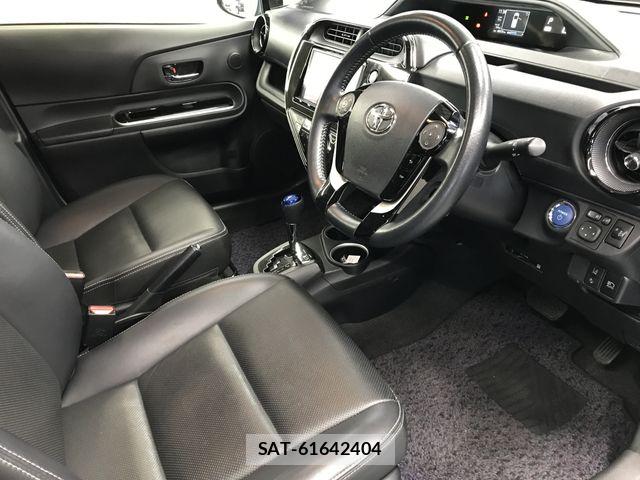 Toyota AQUA 2017-06 6073037-1