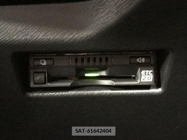 Toyota AQUA 2017-06 6073037-25