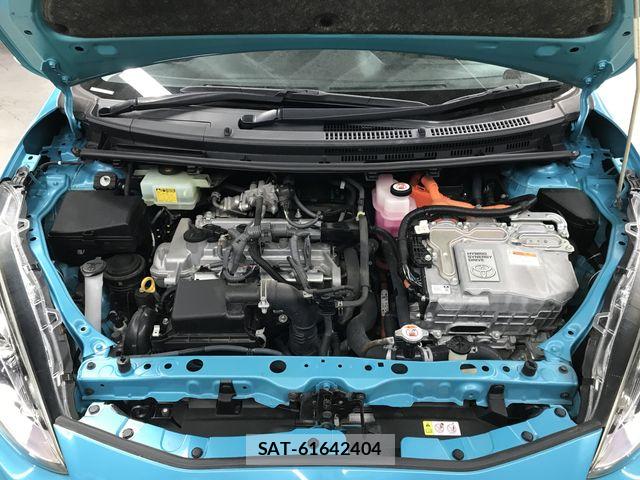 Toyota AQUA 2017-06 6073037-28
