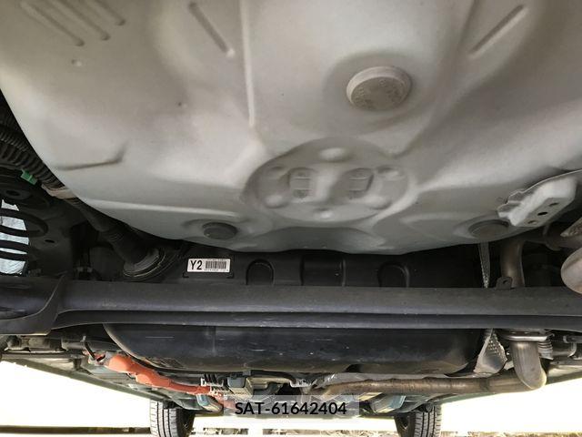 Toyota AQUA 2017-06 6073037-29