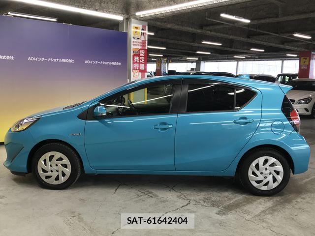 Toyota AQUA 2017-06 6073037-5