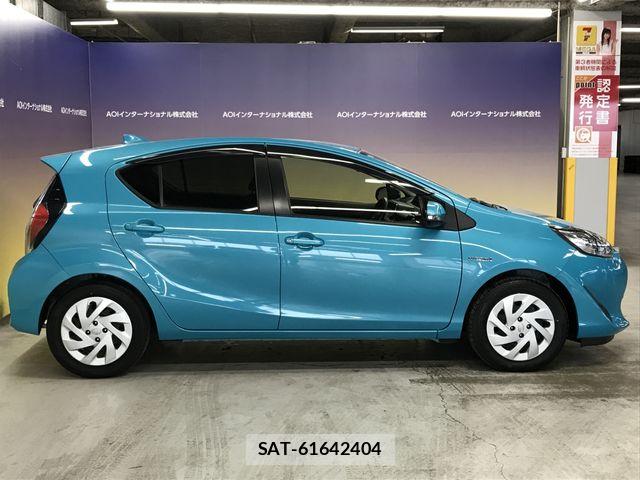 Toyota AQUA 2017-06 6073037-6