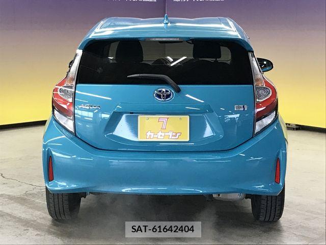 Toyota AQUA 2017-06 6073037-8