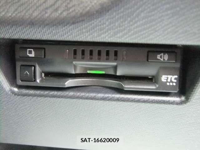 Toyota AQUA 2019-10 6211410-11