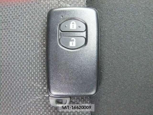 Toyota AQUA 2019-10 6211410-12