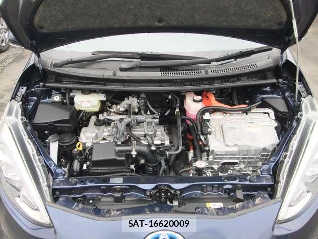 Toyota AQUA 2019-10 6211410-16