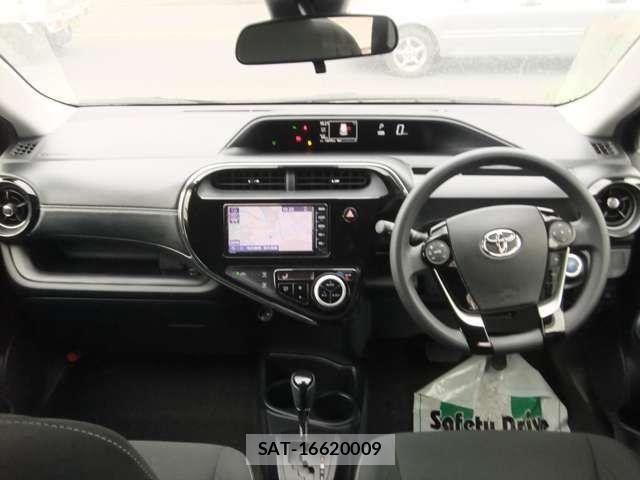 Toyota AQUA 2019-10 6211410-2