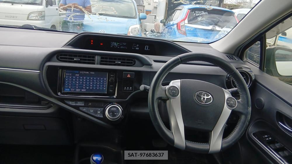 Toyota AQUA 2016-03 6206293-13