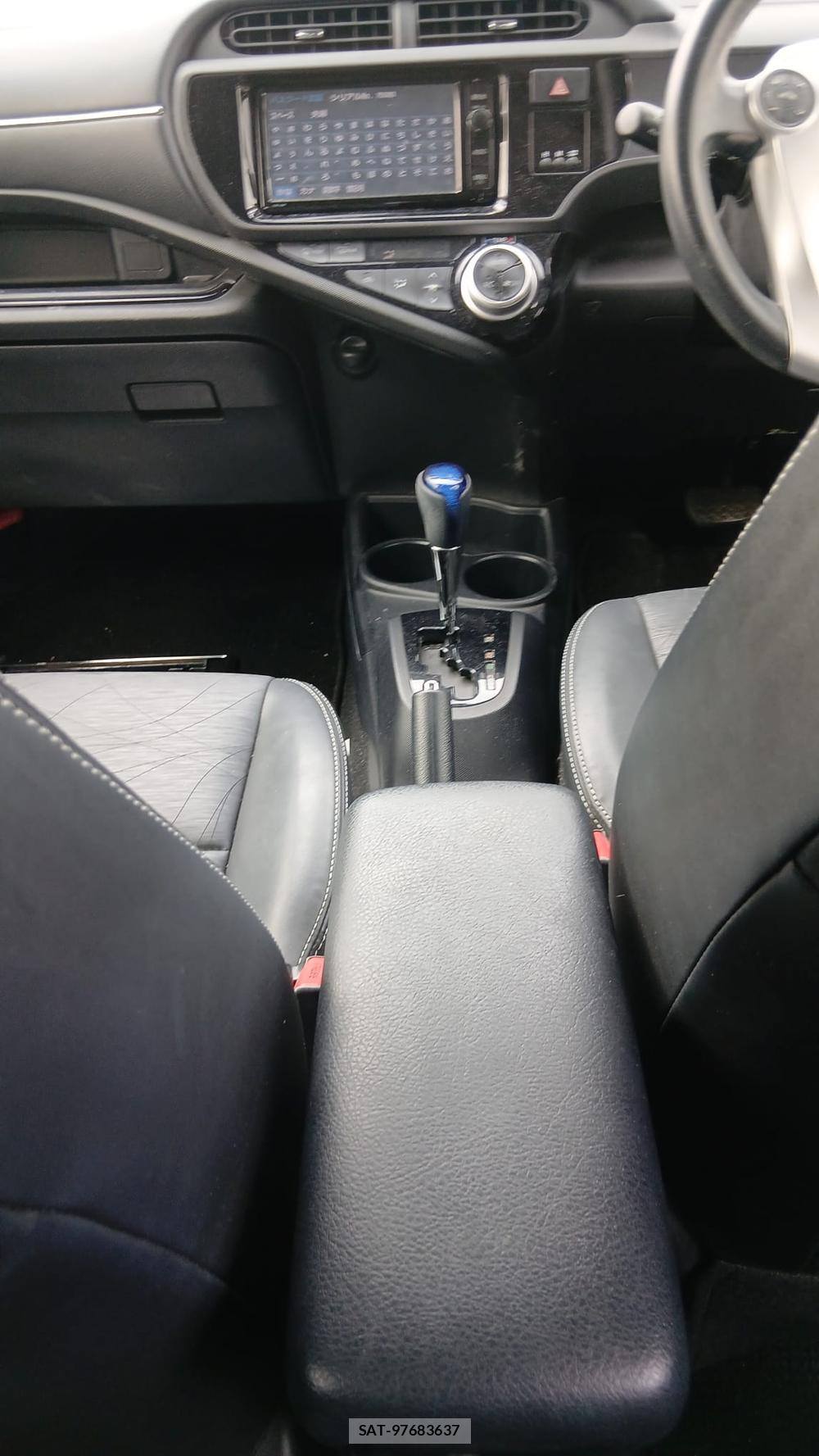 Toyota AQUA 2016-03 6206293-17