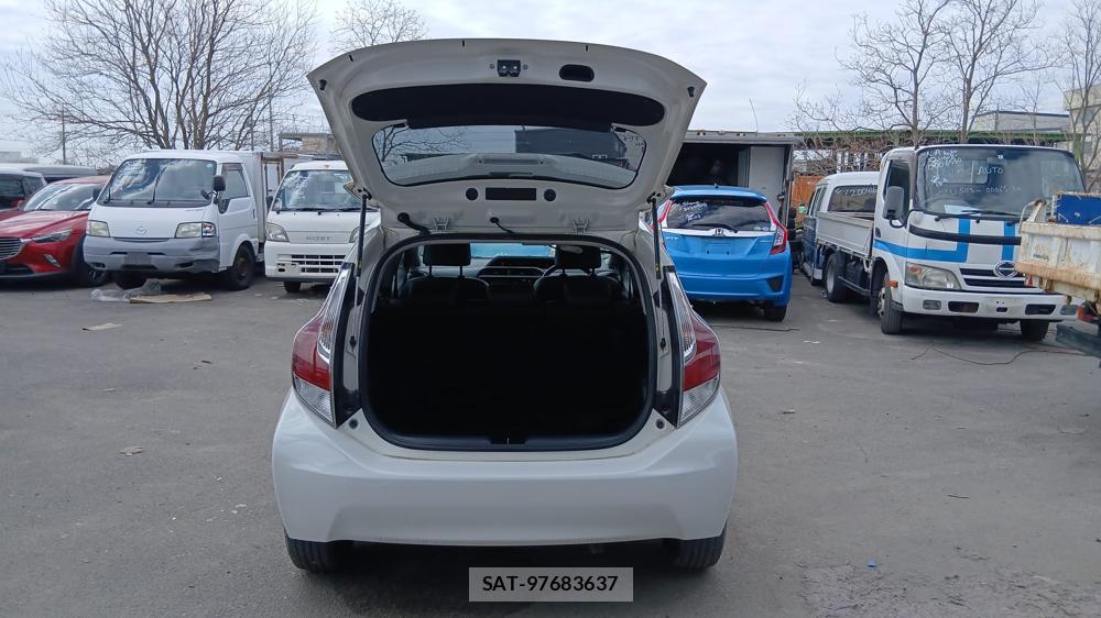 Toyota AQUA 2016-03 6206293-25