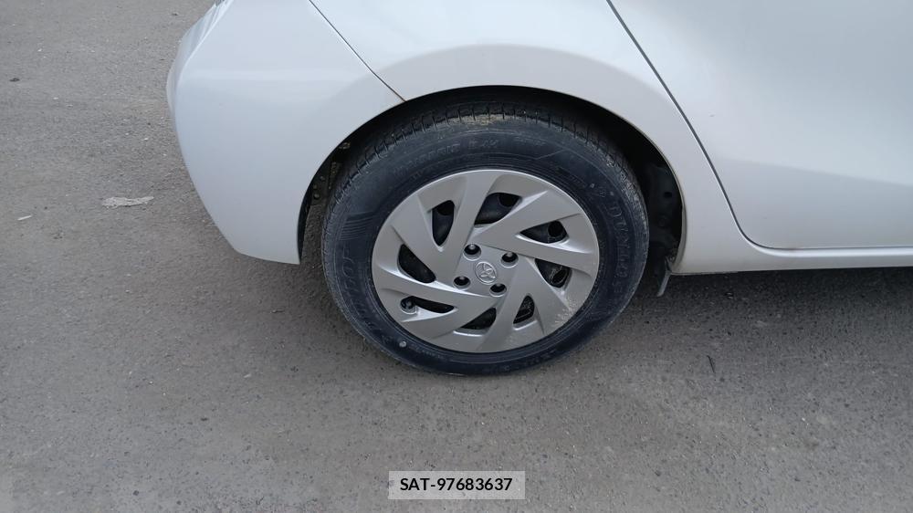 Toyota AQUA 2016-03 6206293-26