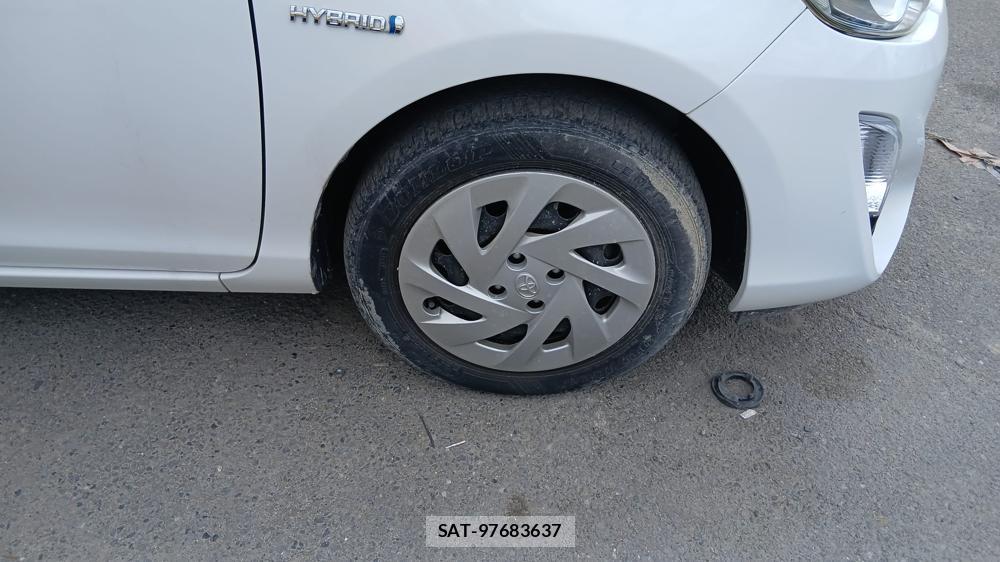 Toyota AQUA 2016-03 6206293-27