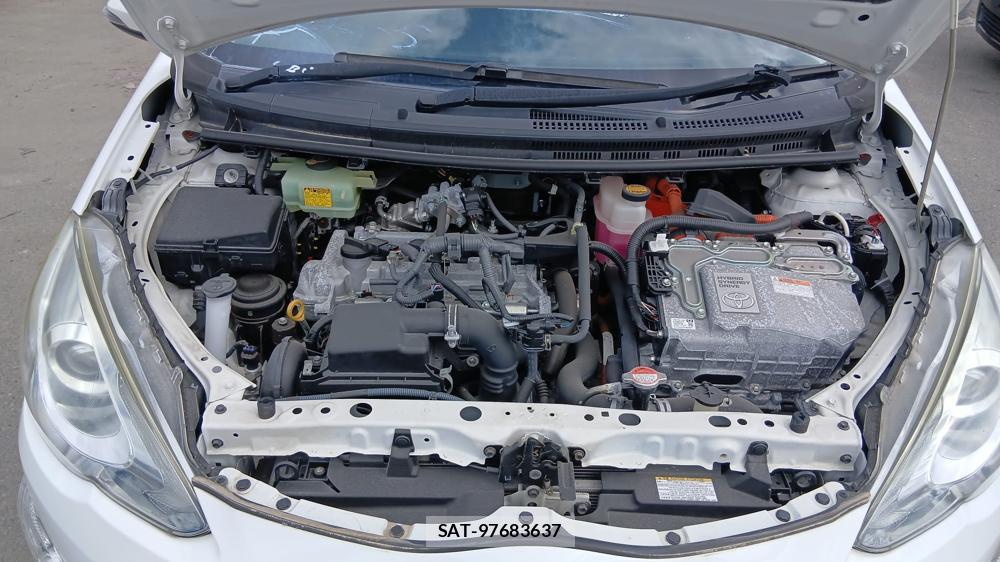 Toyota AQUA 2016-03 6206293-36