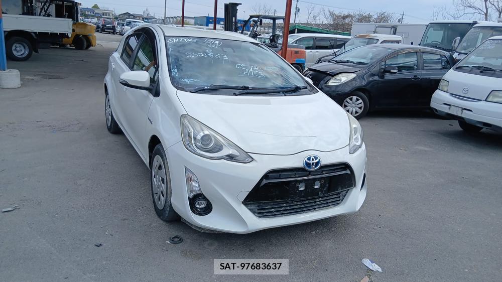 Toyota AQUA 2016-03 6206293-6