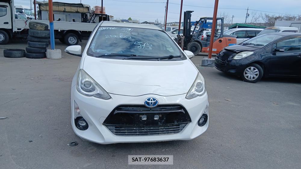 Toyota AQUA 2016-03 6206293-7