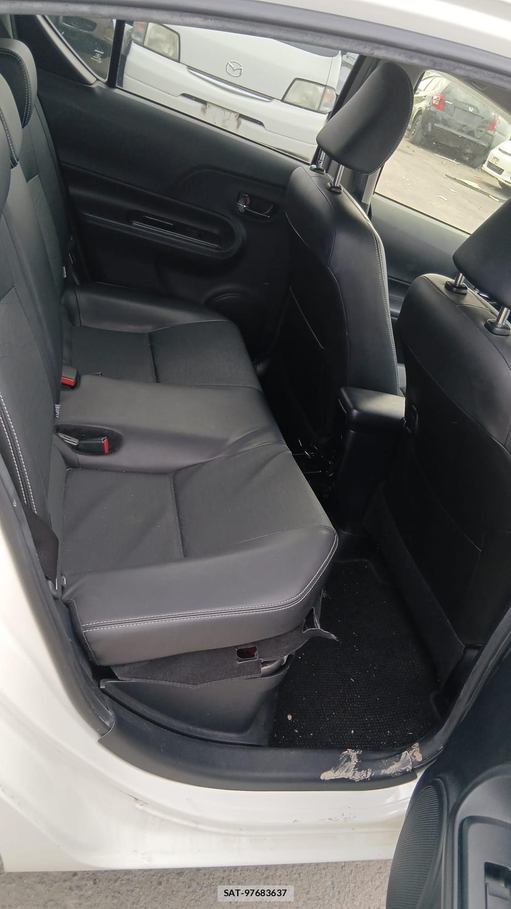 Toyota AQUA 2016-03 6206293-8