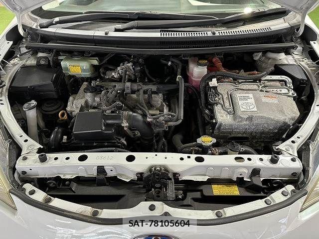 Toyota AQUA 2013-07 6211473-12