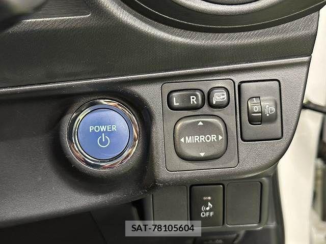 Toyota AQUA 2013-07 6211473-4