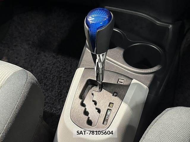 Toyota AQUA 2013-07 6211473-6