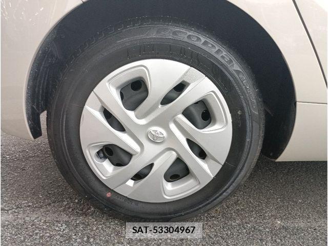 Toyota AQUA 2021-08 6211447-27