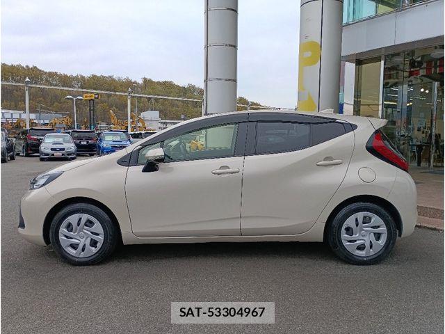 Toyota AQUA 2021-08 6211447-4