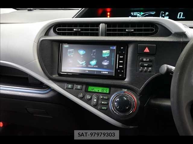 Toyota AQUA 2014-12 6242075-10