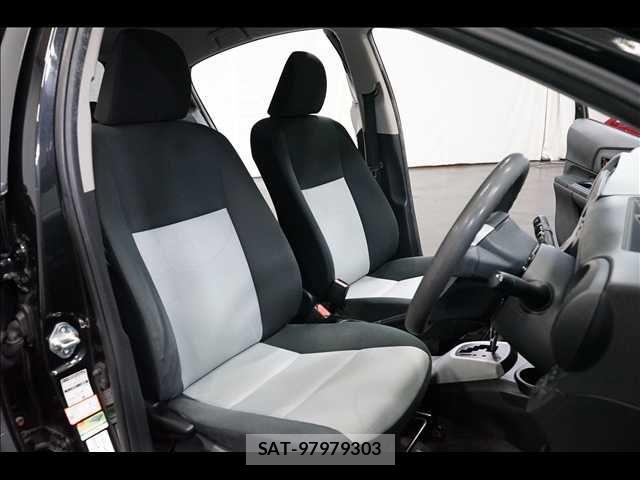 Toyota AQUA 2014-12 6242075-16