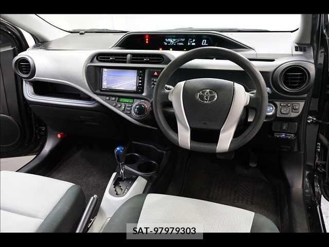 Toyota AQUA 2014-12 6242075-1