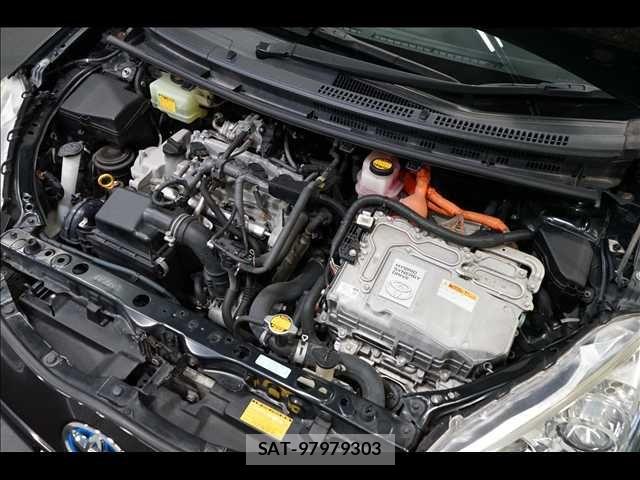 Toyota AQUA 2014-12 6242075-19