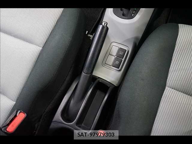 Toyota AQUA 2014-12 6242075-7
