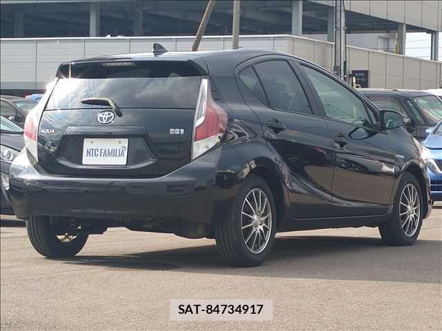 Toyota AQUA 2015-09 6242064-6