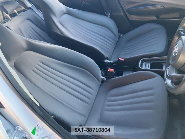 Toyota AQUA 2023-05 6275673-14