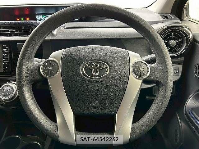 Toyota AQUA 2015-12 6275682-12