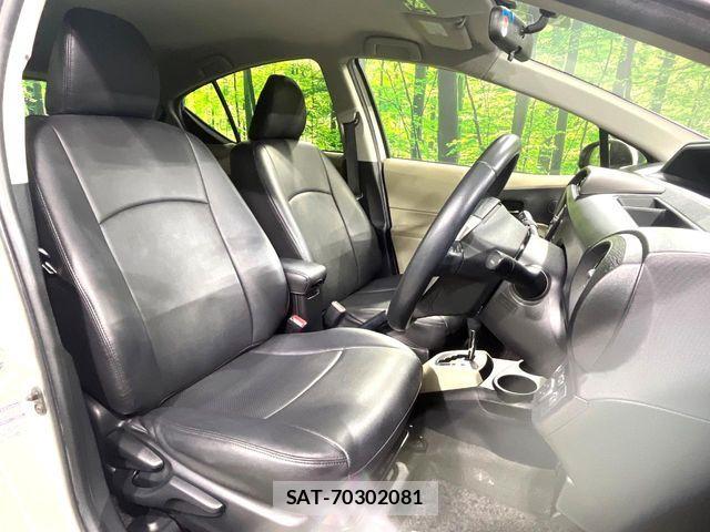 Toyota AQUA 2014-02 6271172-10
