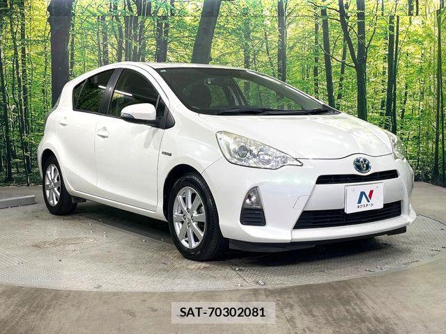 Toyota AQUA 2014-02 6271172-15