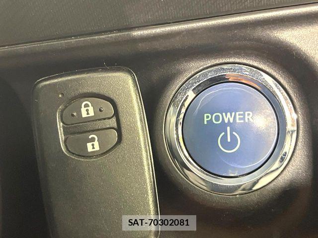 Toyota AQUA 2014-02 6271172-6