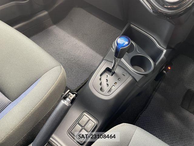 Toyota AQUA 2020-06 6494829-13