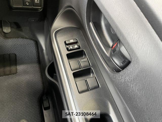 Toyota AQUA 2020-06 6494829-16