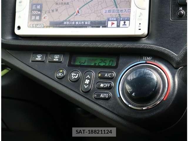 Toyota AQUA 2013-09 6494855-11