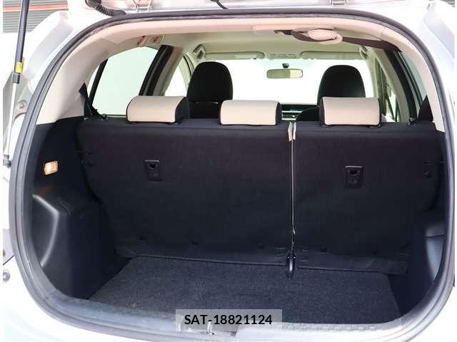 Toyota AQUA 2013-09 6494855-14