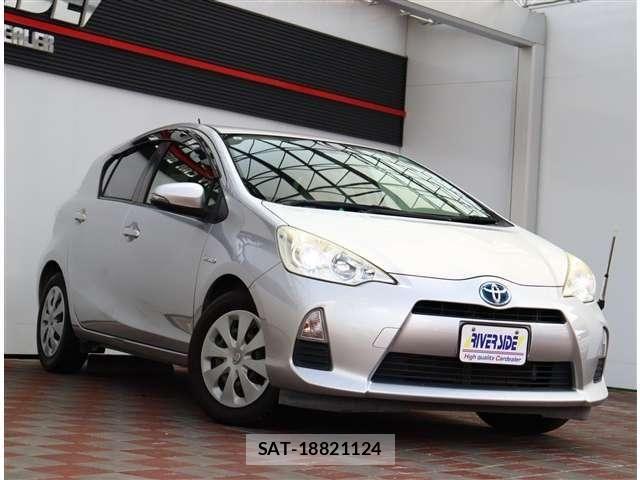 Toyota AQUA 2013-09 6494855-19