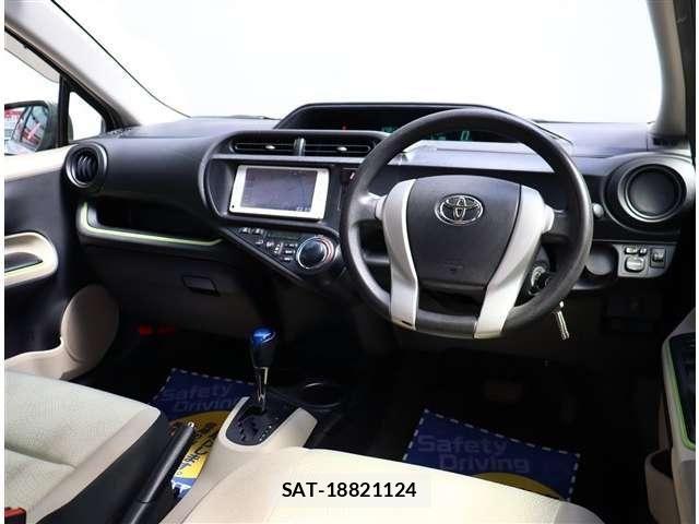 Toyota AQUA 2013-09 6494855-27